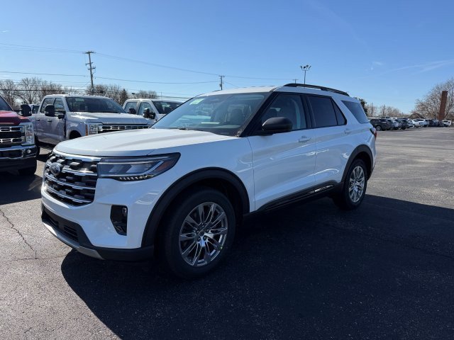 New 2026 Ford Explorer Active w/ Active Comfort Package AWD/4WD image 3