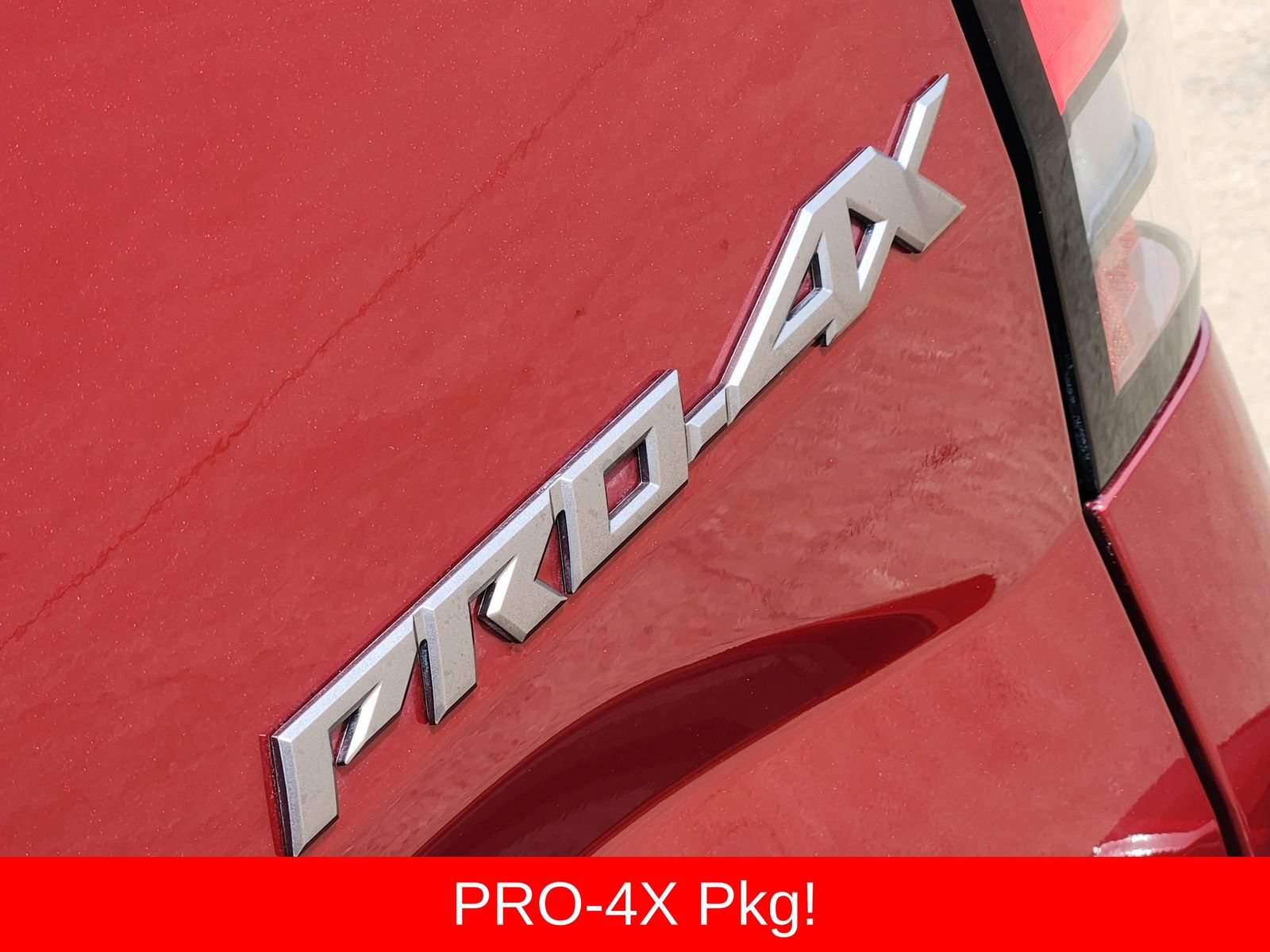 Used 2022 Nissan Frontier PRO-4X w/ Pro-4X Premium Package AWD/4WD image 19