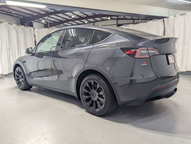 Used 2024 Tesla Model Y Long Range image 4