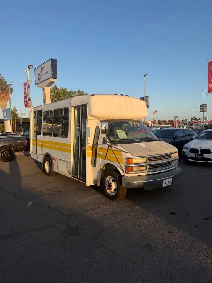 Used 2001 Chevrolet Express 3500 RWD image 3