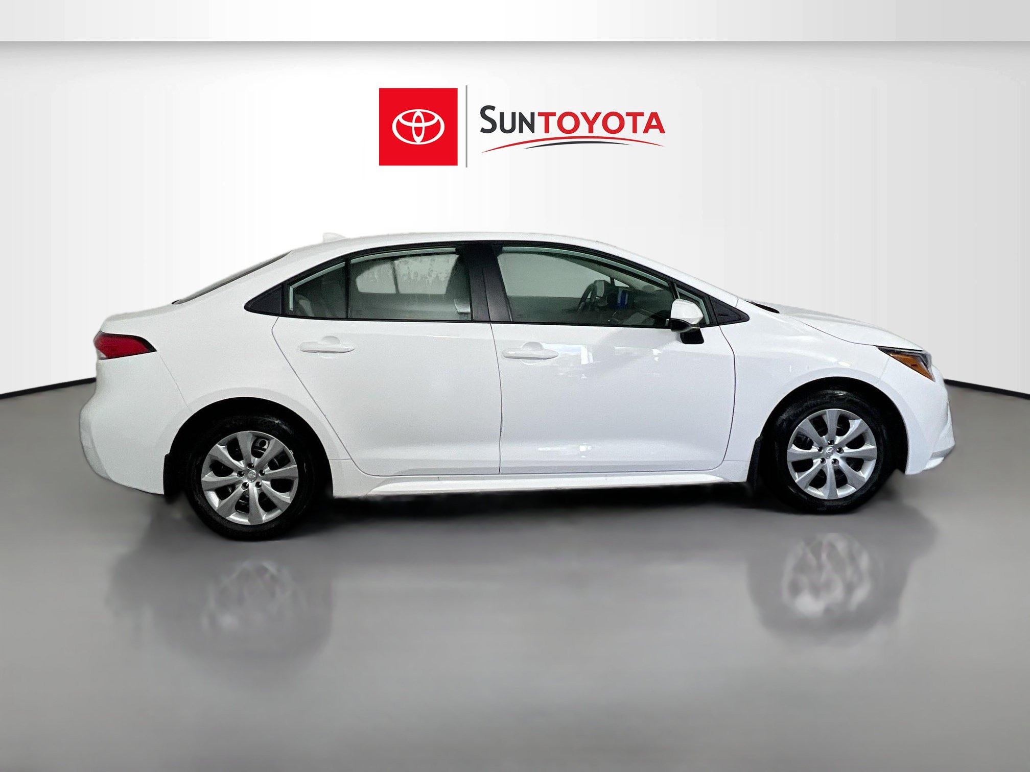Used 2026 Toyota Corolla LE FWD image 2