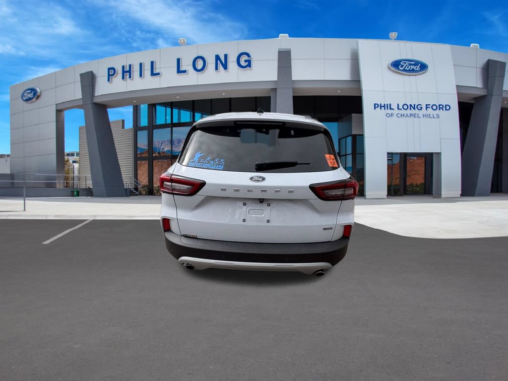 Used 2025 Ford Escape SE FWD image 4