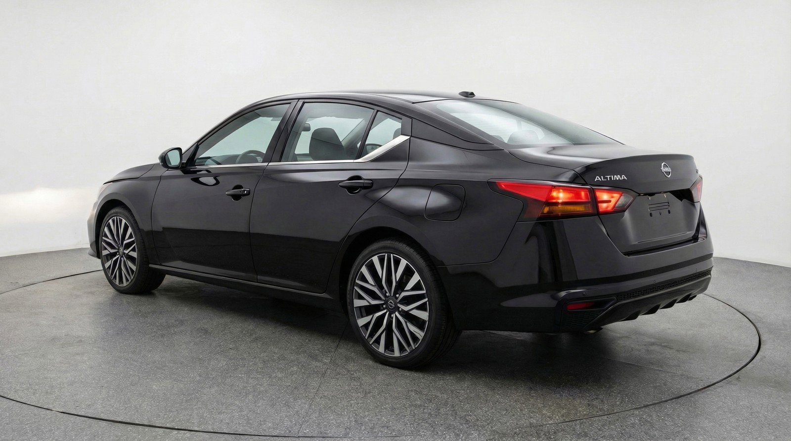 Used 2025 Nissan Altima 2.5 SV image 6