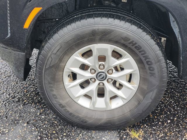 Used 2024 Nissan Frontier SV image 7