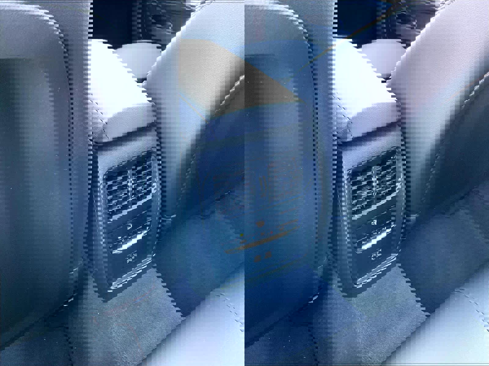 Certified 2025 BMW 330i xDrive Sedan w/ Convenience Package image 35