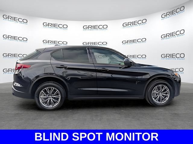 Used 2023 Alfa Romeo Stelvio Sprint RWD image 8