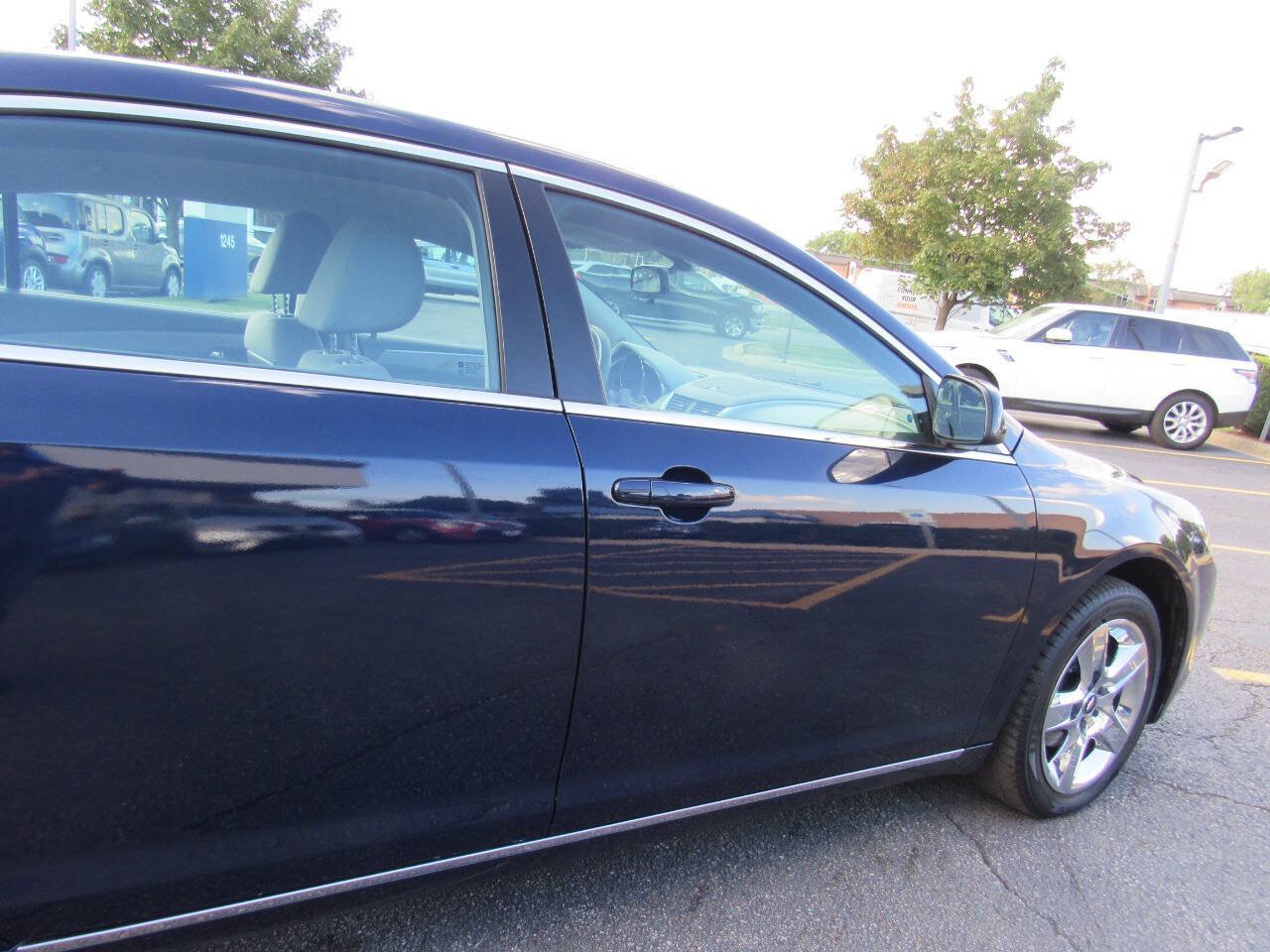 Used 2010 Chevrolet Malibu LT FWD image 10