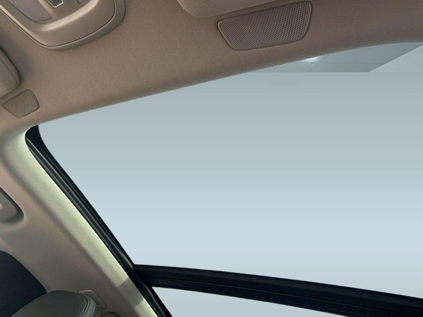 Certified 2023 Volvo XC90 B6 Plus AWD/4WD image 23