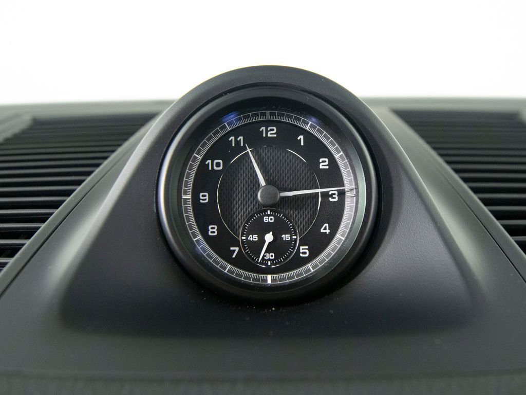 Certified 2025 Porsche Macan image 25