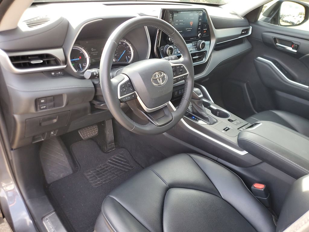 Used 2022 Toyota Highlander XLE image 20