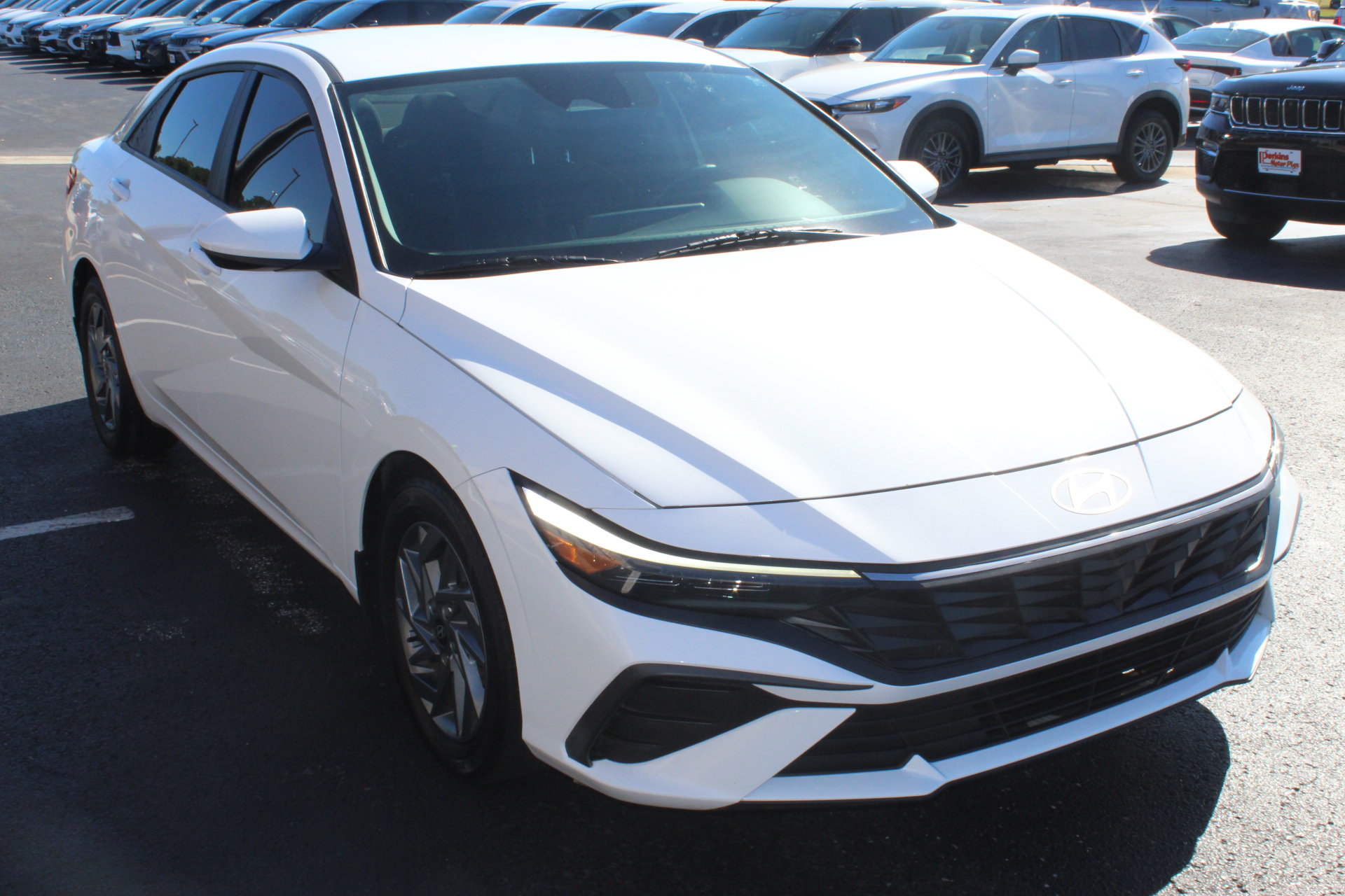 Used 2024 Hyundai Elantra SEL FWD image 4