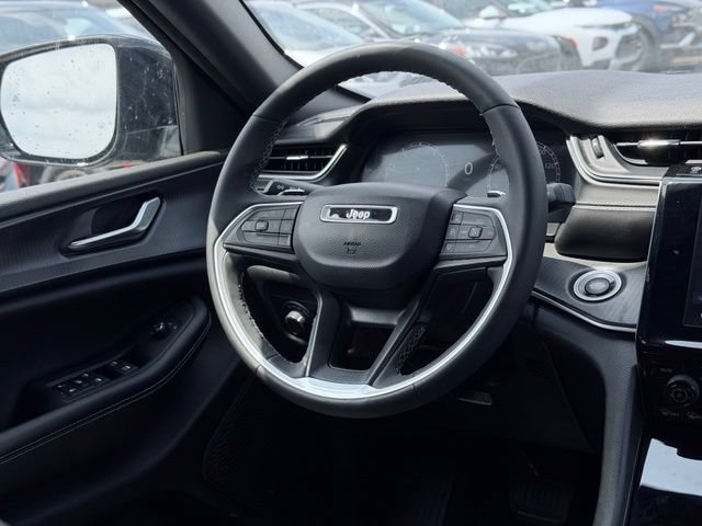 Used 2023 Jeep Grand Cherokee L Laredo AWD/4WD image 32
