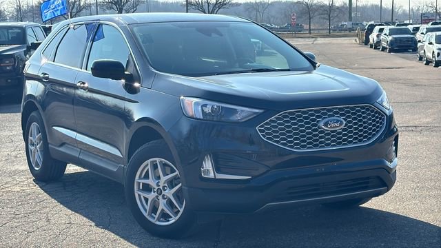 Certified 2023 Ford Edge SEL w/ Convenience Package image 2