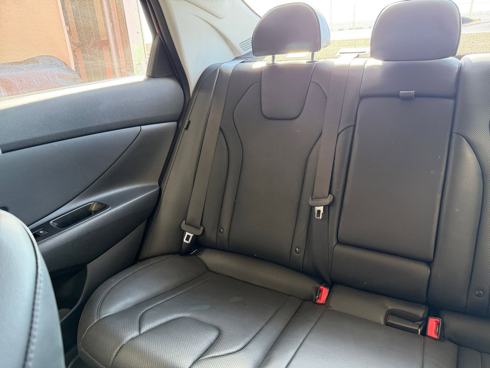 Used 2025 Hyundai Elantra Limited image 41