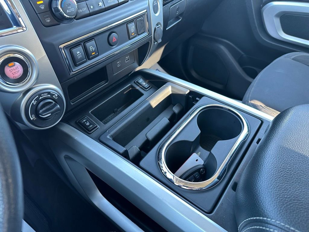 Used 2020 Nissan Titan SV w/ SV Convenience Package image 21