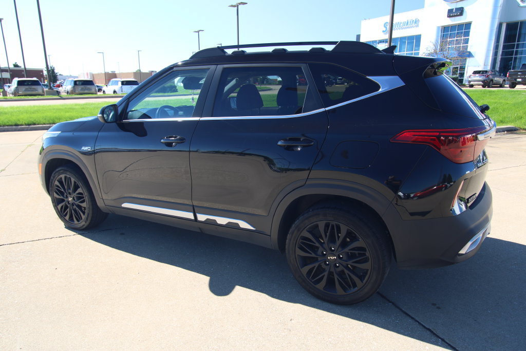 Used 2022 Kia Seltos Nightfall Edition AWD/4WD image 15