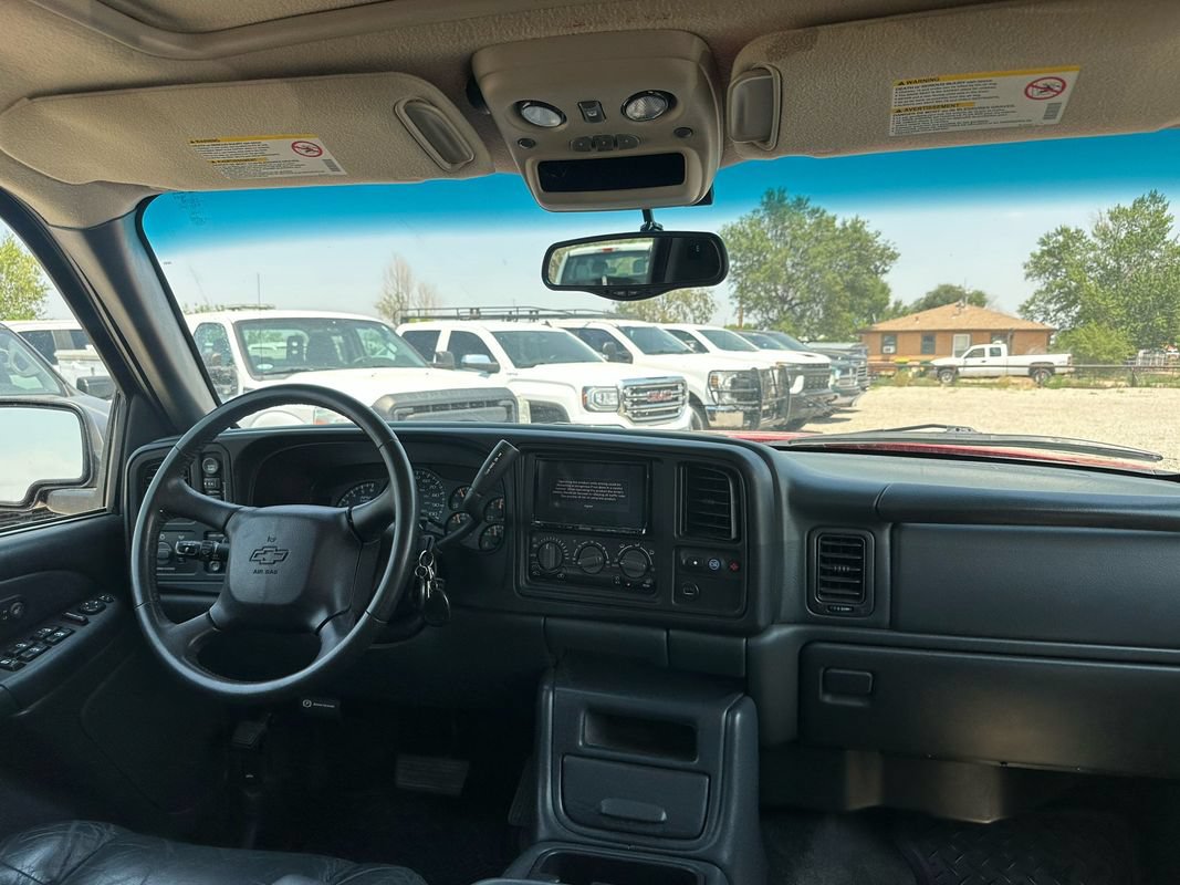 Used 2002 Chevrolet Avalanche 2500 w/ Convenience Pkg AWD/4WD image 26