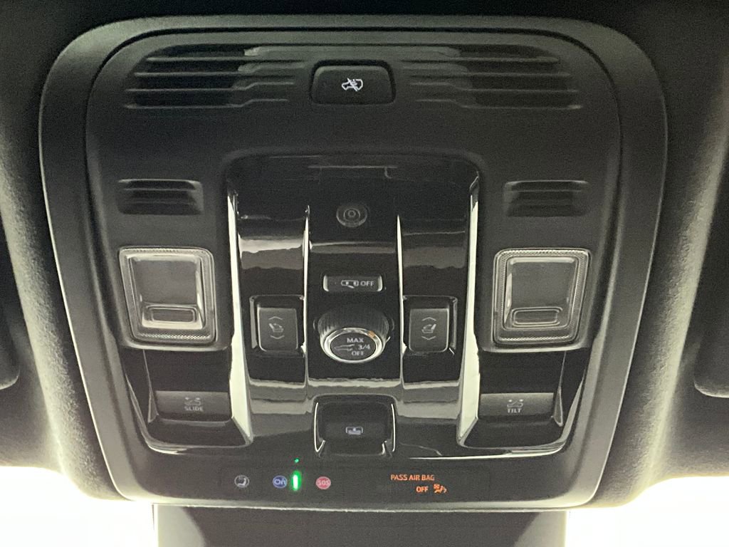 Used 2025 Cadillac Escalade ESV Sport Platinum image 13