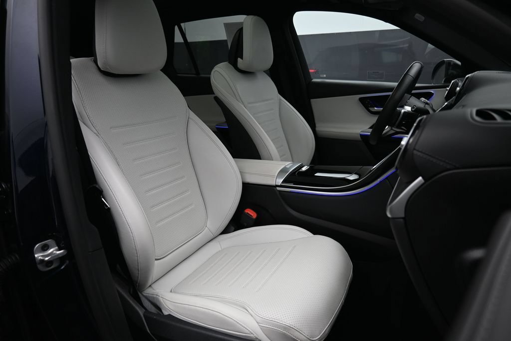 Used 2023 Mercedes-Benz GLC 300 4MATIC w/ AMG Line image 27