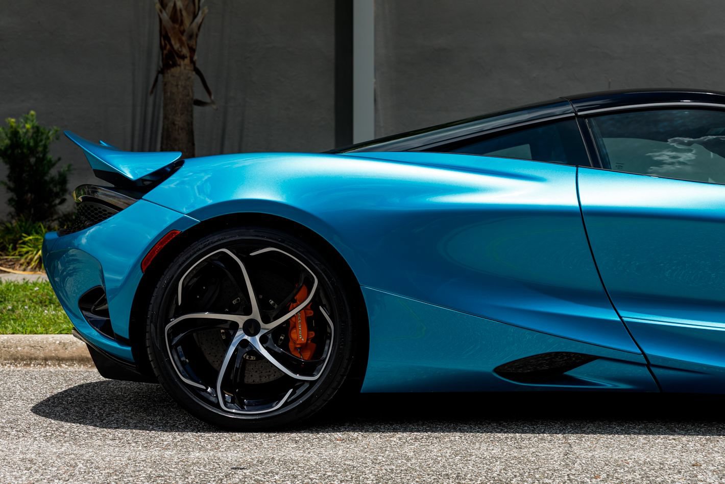 Used 2025 McLaren 750S RWD image 12