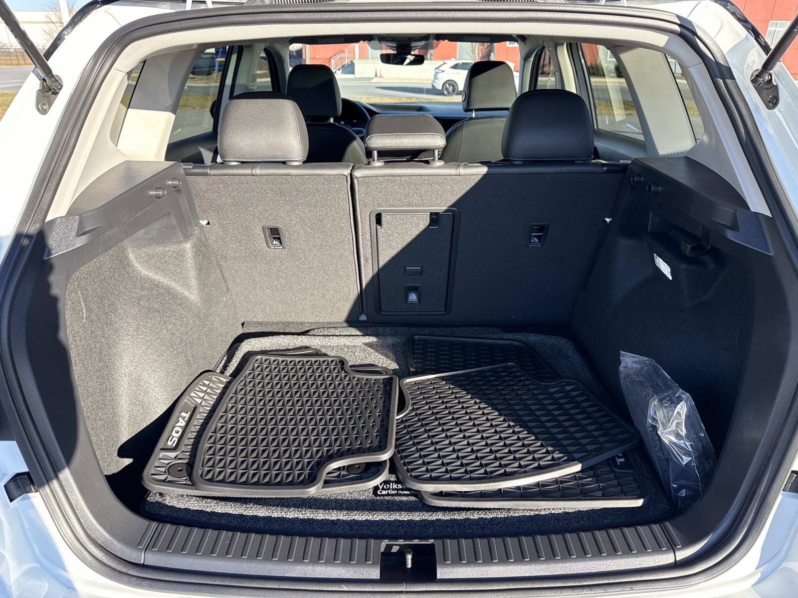 Used 2024 Volkswagen Taos SE image 21