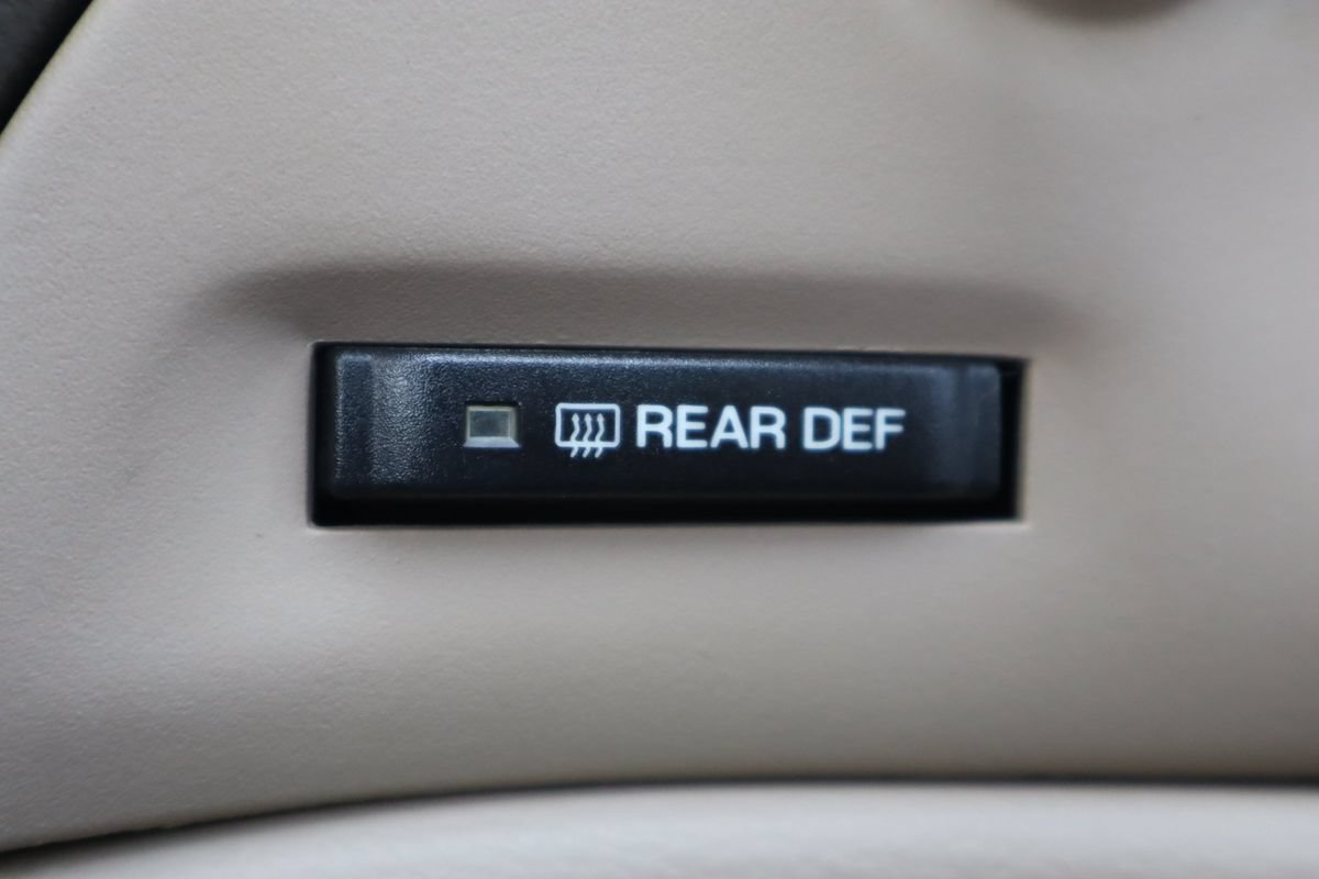 Used 1999 Ford Mustang Convertible RWD image 27