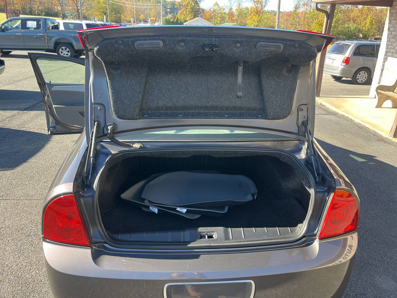 Used 2010 Chevrolet Malibu LS image 29