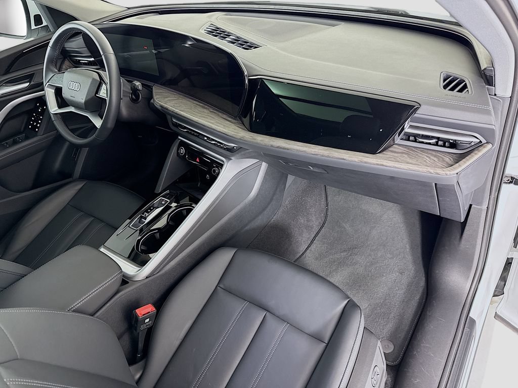 Used 2025 Audi Q5 Premium w/ Convenience Package AWD/4WD image 18