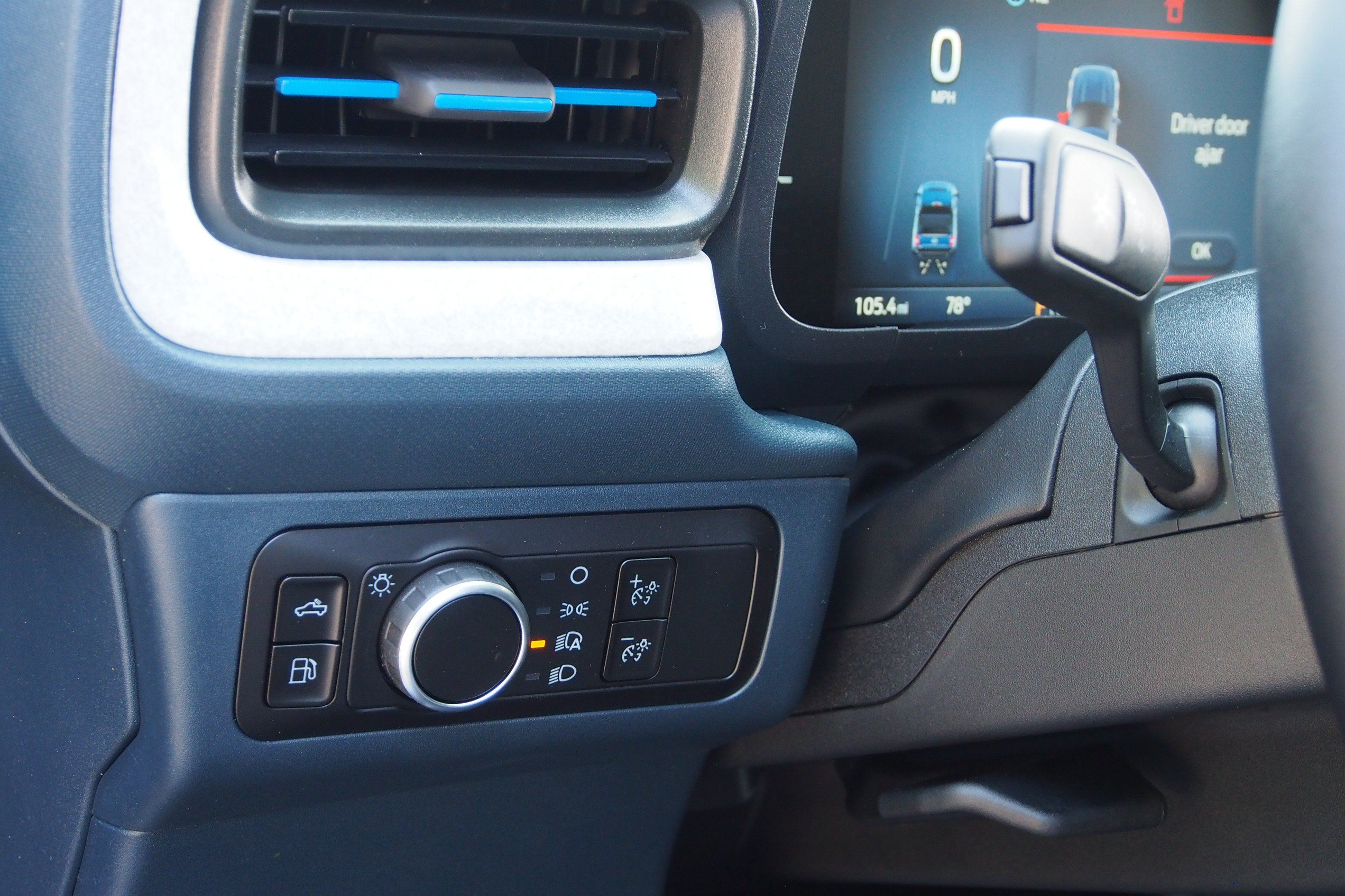 New 2026 Ford Maverick XLT w/ XLT Luxury Package FWD image 18