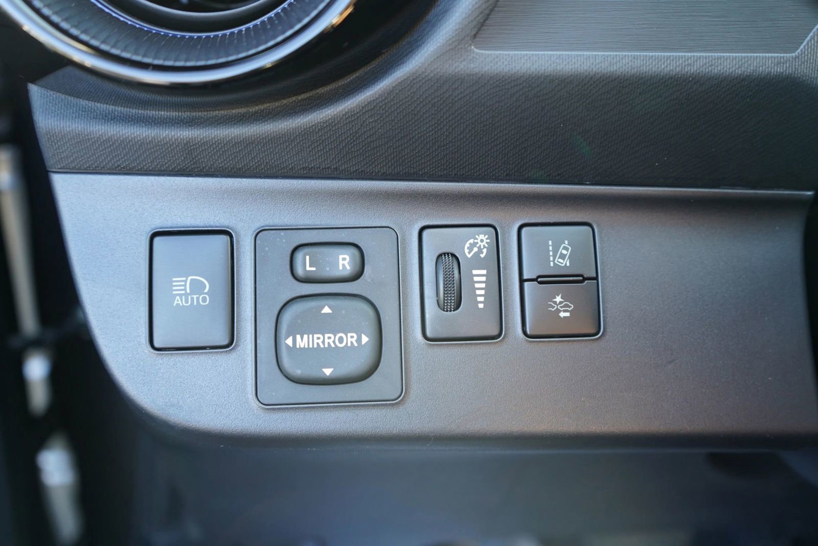 Used 2018 Toyota Prius C Three FWD image 14