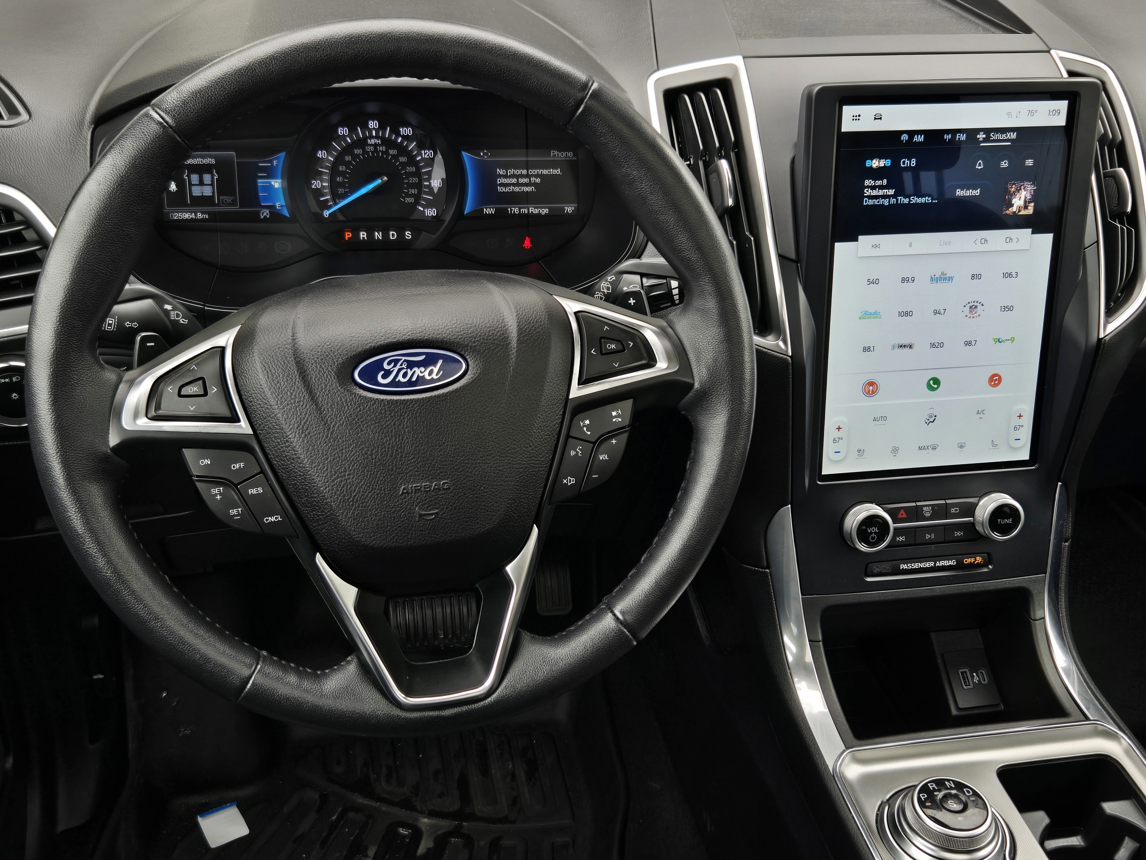 Used 2023 Ford Edge Titanium w/ Class II Trailer Tow Package AWD/4WD image 21