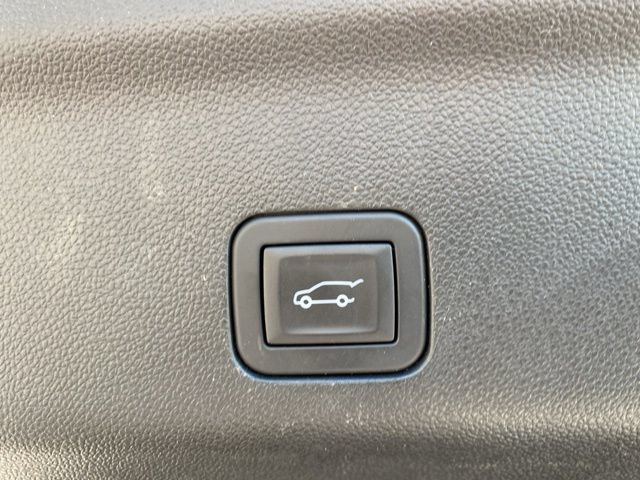 Used 2025 GMC Yukon Denali AWD/4WD image 32