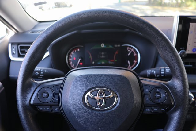 Used 2025 Toyota RAV4 XLE image 19