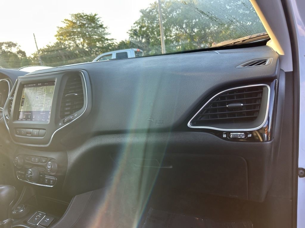 Used 2023 Jeep Cherokee Altitude Lux image 24