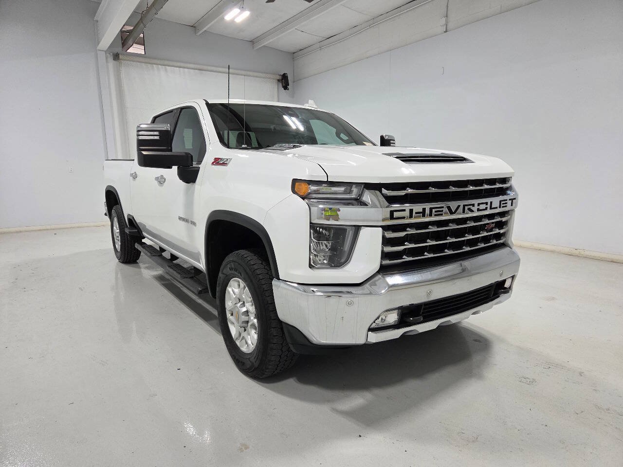 Used 2023 Chevrolet Silverado 2500 LTZ w/ LTZ Convenience Package AWD/4WD image 10