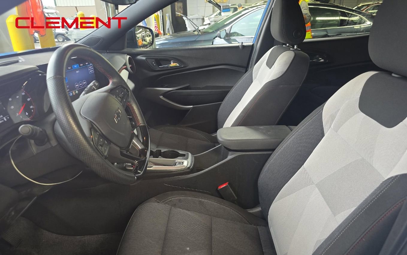 Used 2024 Chevrolet Trax RS image 11