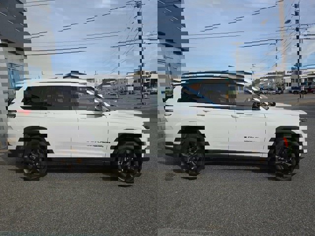 Used 2023 Jeep Grand Cherokee L Laredo image 15