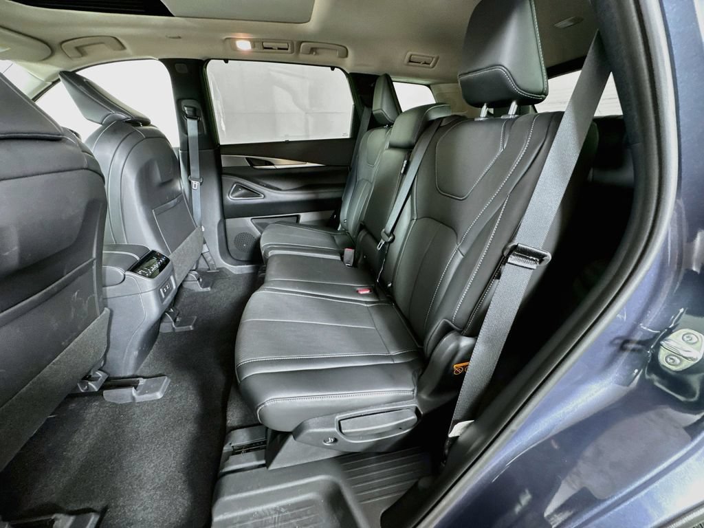 Certified 2026 INFINITI QX60 Luxe w/ Cargo Package FWD image 33
