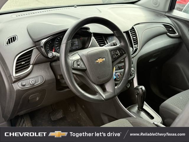 Used 2020 Chevrolet Trax LS w/ Tint and Cruise Package FWD image 7