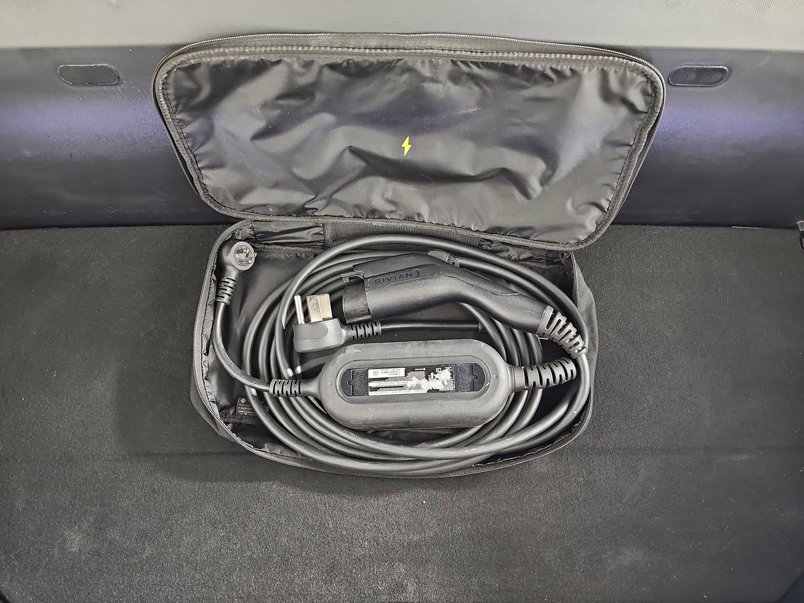 Used 2022 Rivian R1T Launch Edition image 14