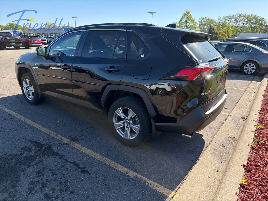 Used 2022 Toyota RAV4 XLE w/ Convenience Package AWD/4WD image 2