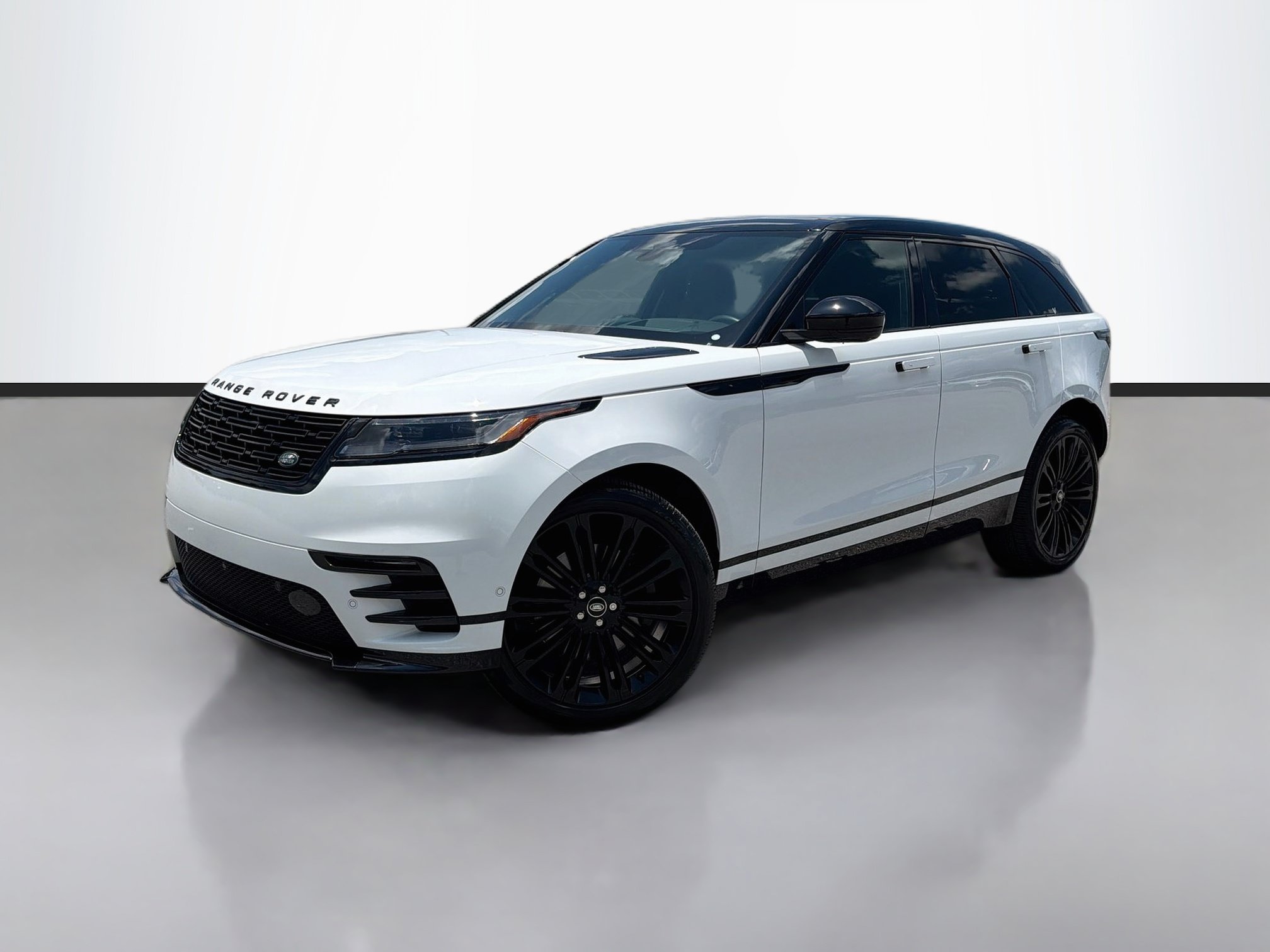 Used 2026 Land Rover Range Rover Velar Dynamic SE AWD/4WD image 1