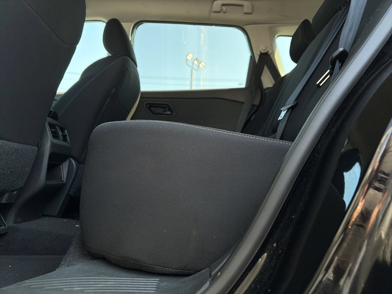 Used 2023 Nissan Rogue S FWD image 17