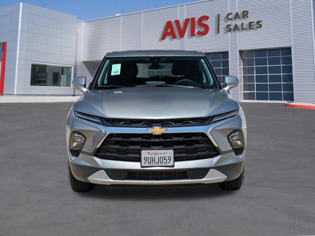 Used 2025 Chevrolet Blazer LT AWD/4WD image 2