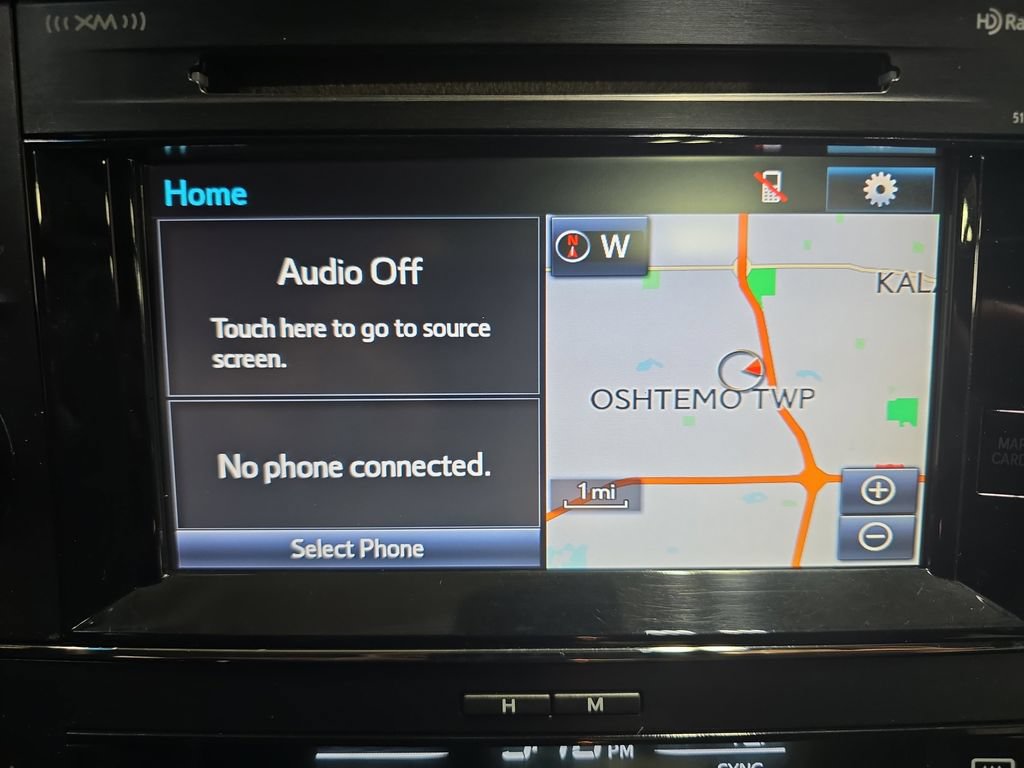 Used 2018 Toyota Avalon Touring w/ Carpet Mat Package FWD image 22