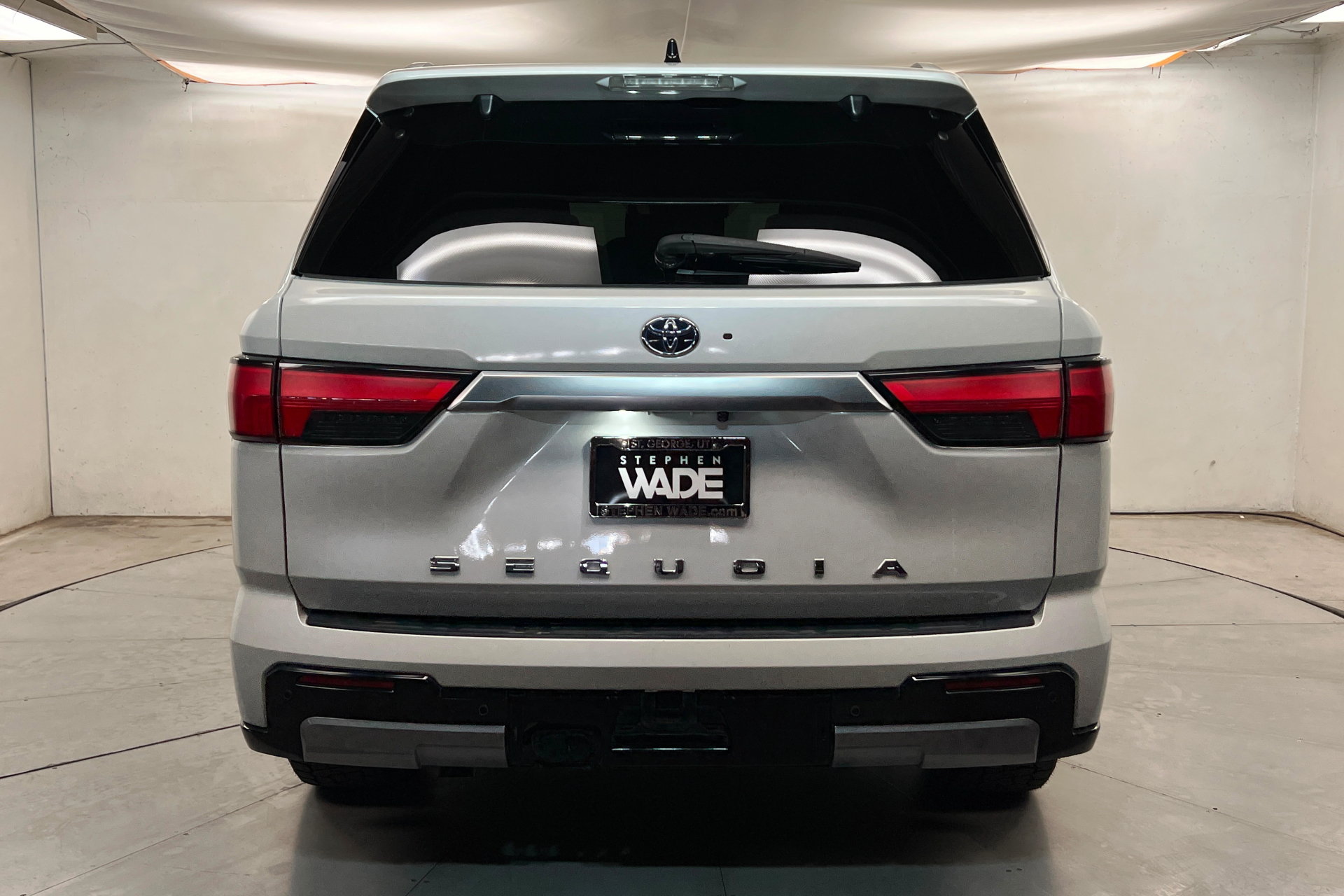 Used 2023 Toyota Sequoia Capstone AWD/4WD image 4