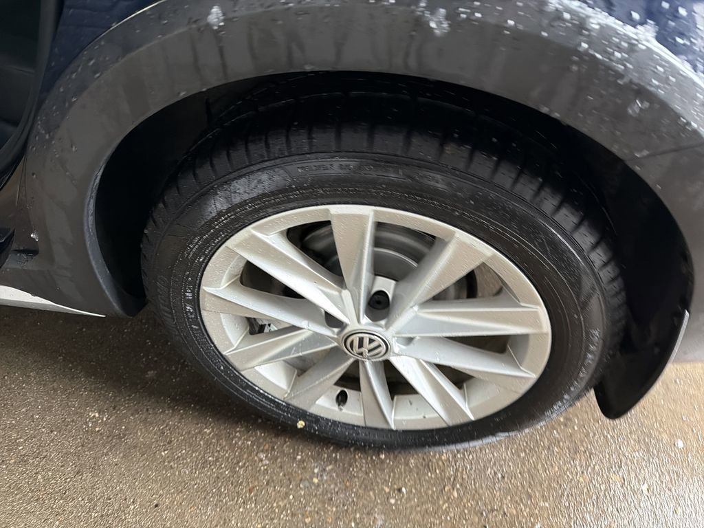 Used 2017 Volkswagen Golf Alltrack SE image 13