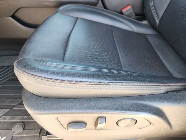 Used 2023 Chevrolet Suburban High Country AWD/4WD image 23