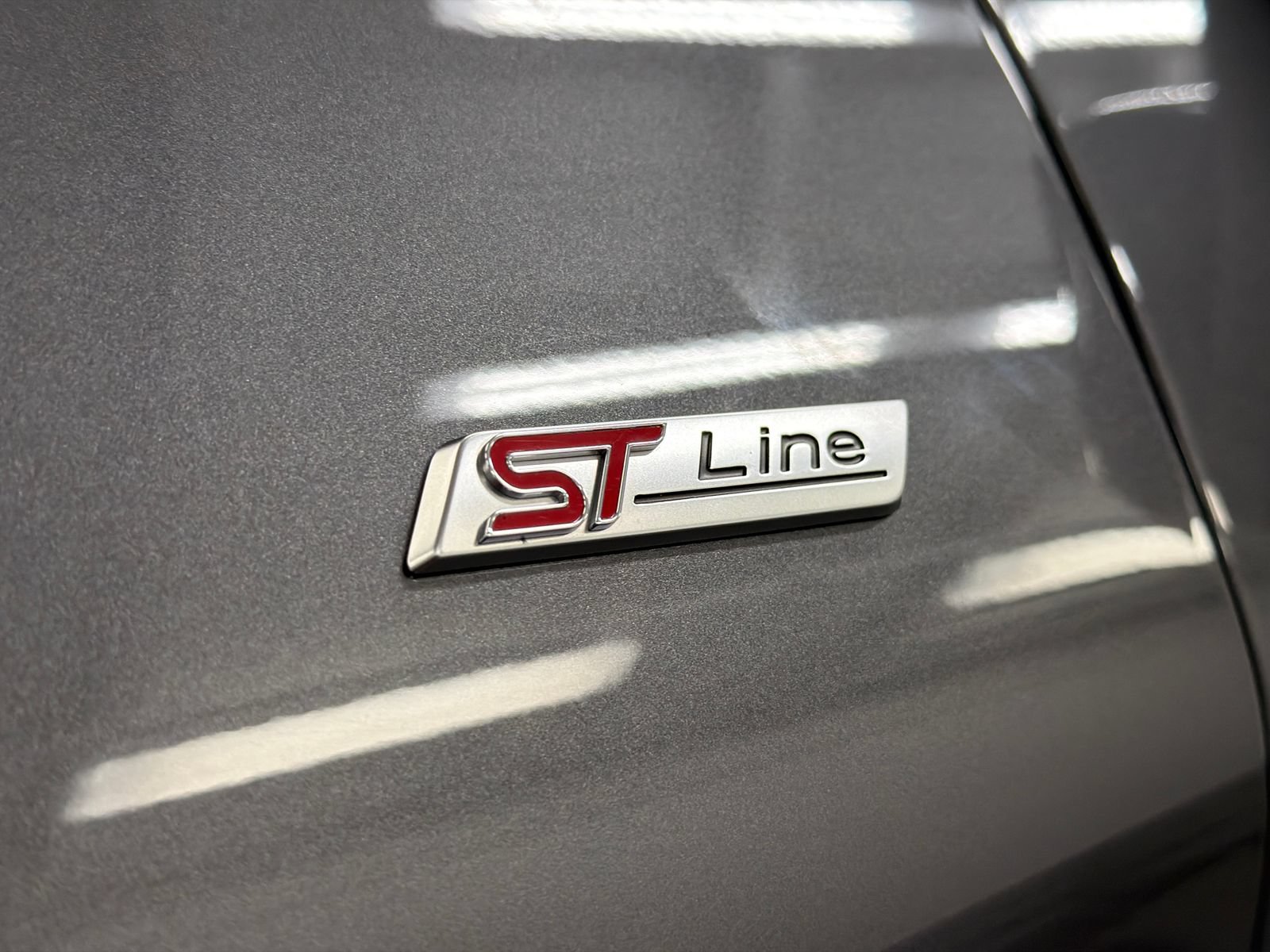 Used 2025 Ford Explorer ST-Line AWD/4WD image 16