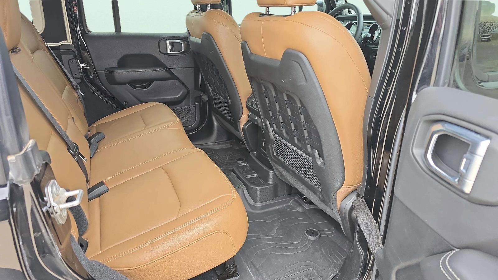 Used 2023 Jeep Wrangler Unlimited Rubicon w/ LED Lighting Group image 25